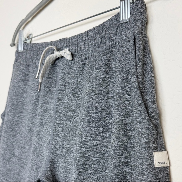 Vuori Performance DreamKnit Jogger
Pants in Heather Grey - Picture 7 of 12